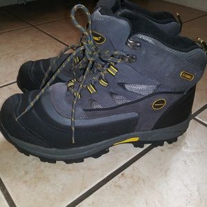 Mens Khombu hiking boots Size 11